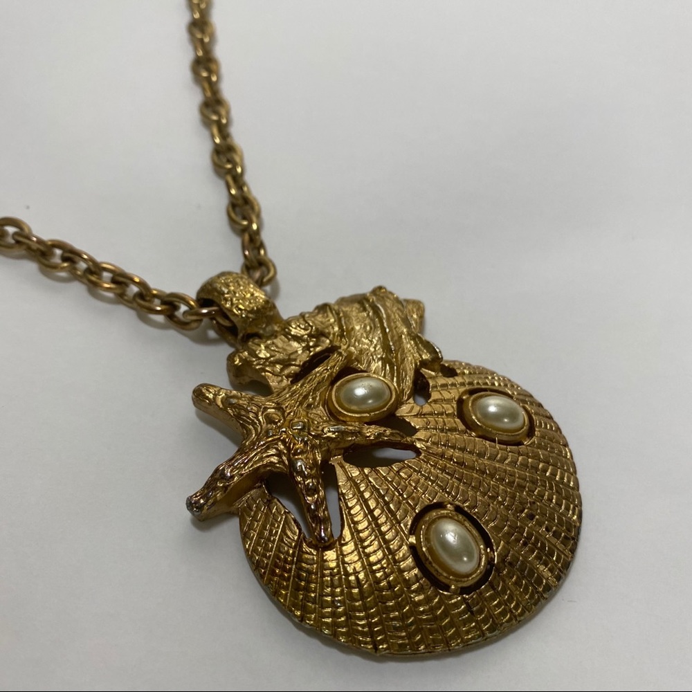 🌟2 for $25-Vintage Gold Tone Sea Shell Necklace